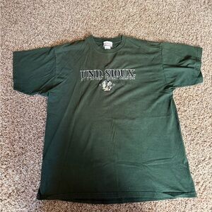 Vintage 2001 National Championship UND Sioux Green Short Sleeve Tee